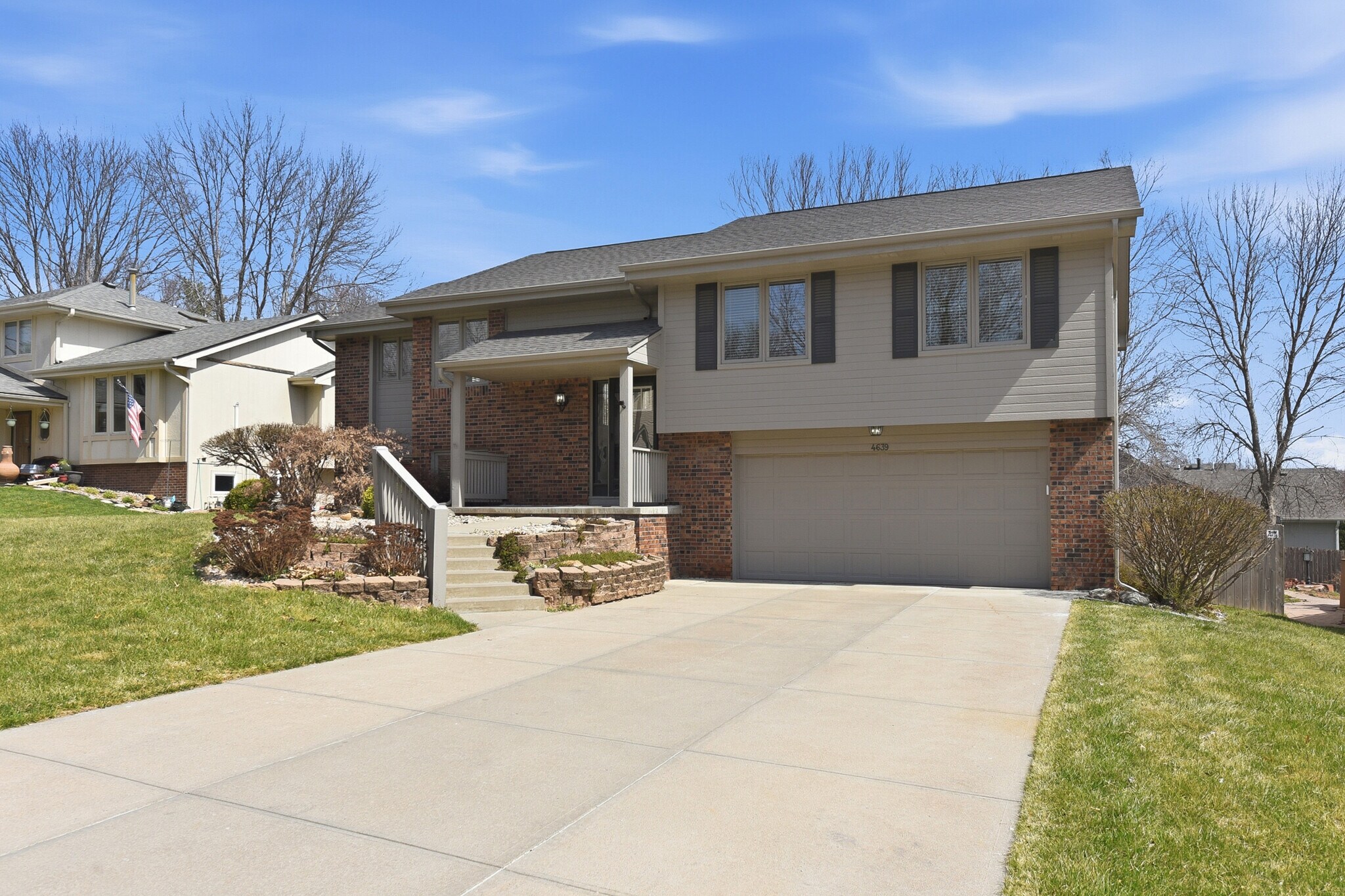 Building Photo - 4639 S 154th Avenue Cir