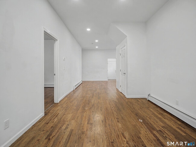 Building Photo - 144 Cottage St