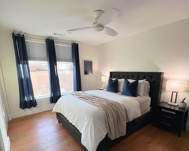 Building Photo - 250 Meridian St