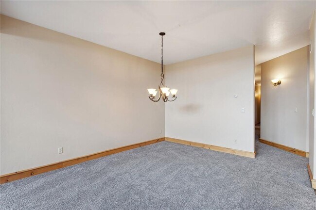 Building Photo - 150 Adams St