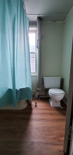 Bathroom - 53 Orchard St