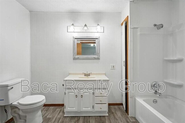 Building Photo - 228 N Donald Ave