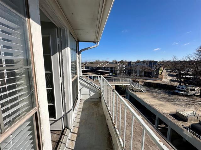Building Photo - 9823 Summerwood Cir