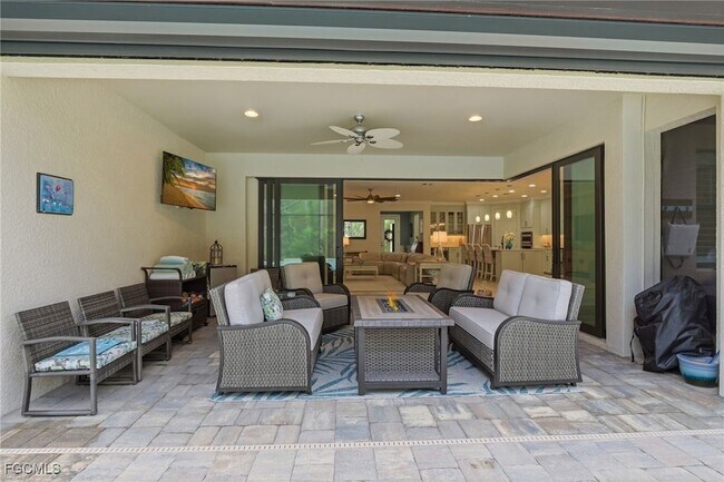 Building Photo - 11012 Castlereagh St