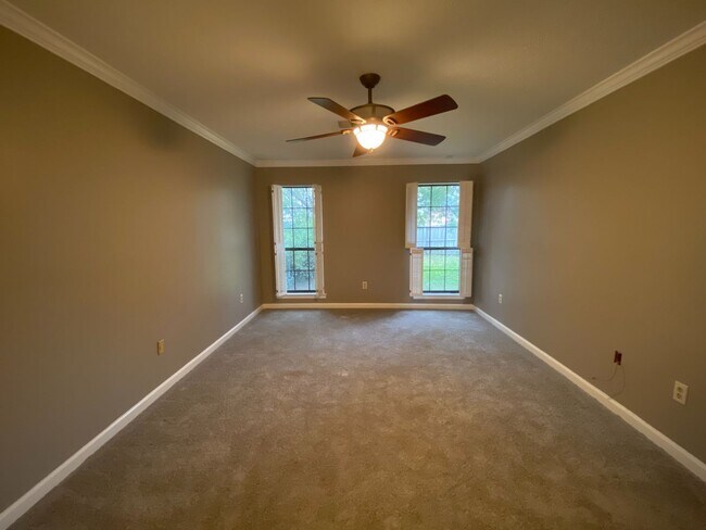 Building Photo - 1607 Salisbury Pl