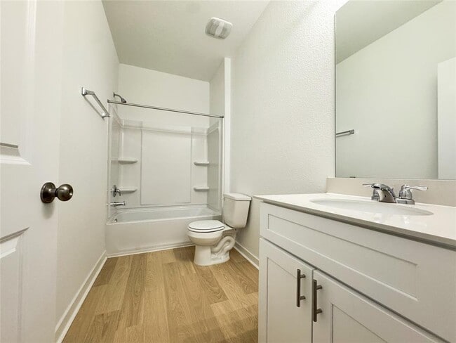 Building Photo - 368 Kapok St