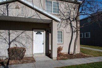 Building Photo - 73 Hampton Pl