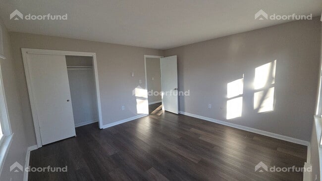 Building Photo - 208 Columbus St