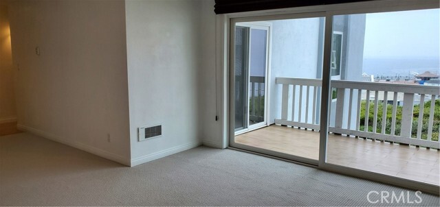 Building Photo - 650 The Vlg