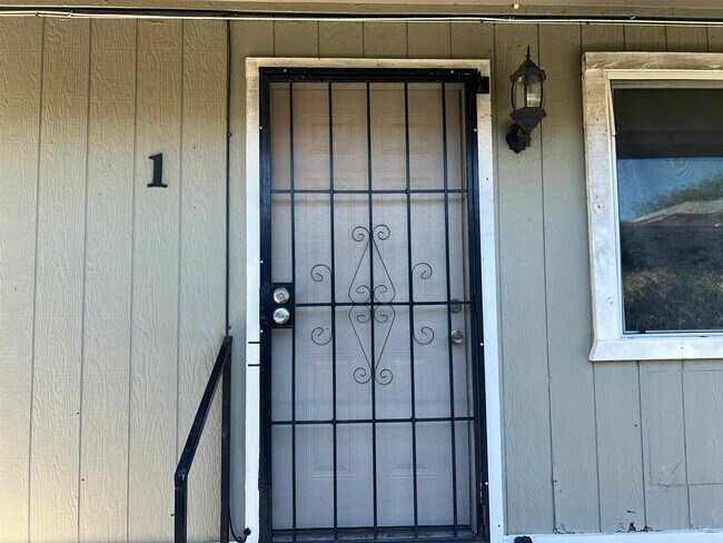 Building Photo - 3004 Musser St