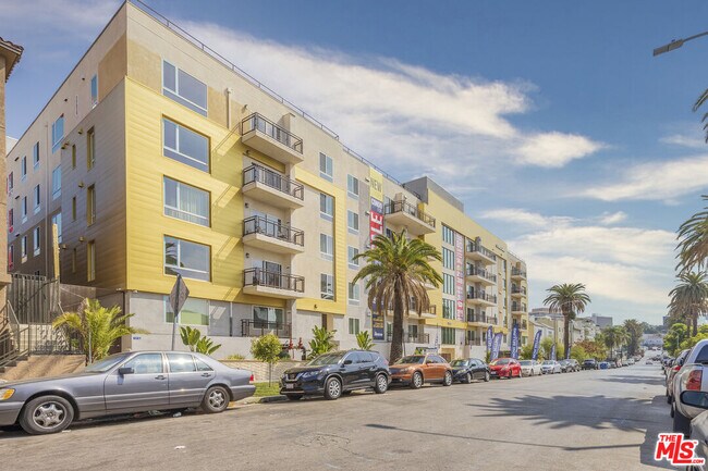 Building Photo - 2939 Leeward Ave