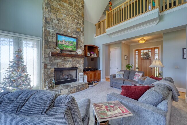 Building Photo - 137 N Ridge Ln