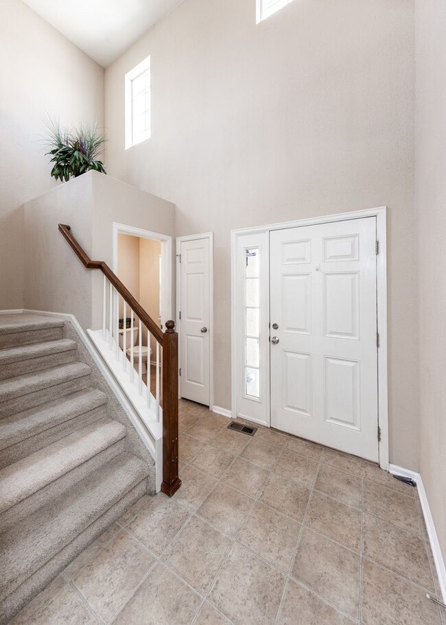 Building Photo - Charming 3 Bed, 2.5 bath in Northgate in D20