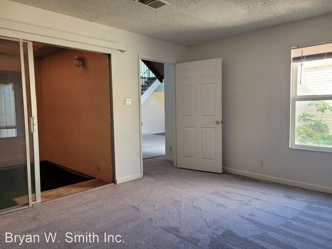 Building Photo - 3 br, 2 bath House - 3026 Pear Street