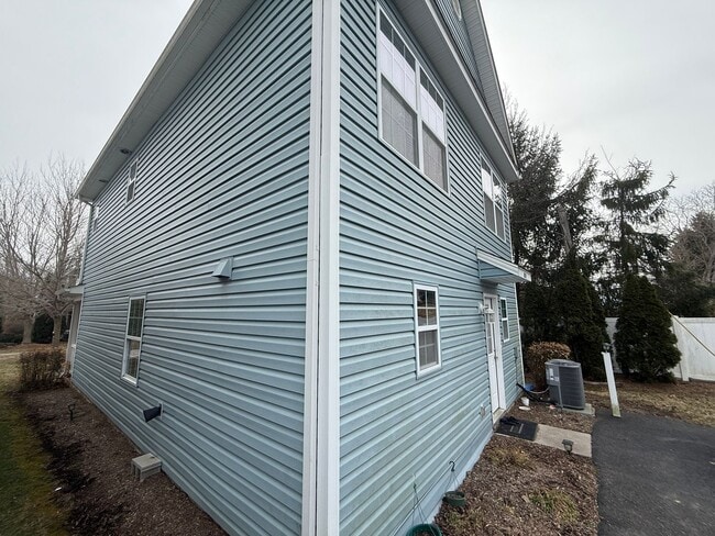 Building Photo - 1731 Aden Lane