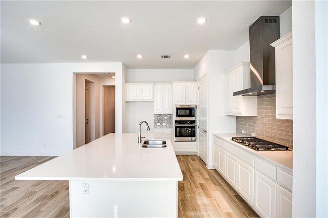 Building Photo - 505 Affazia Ln