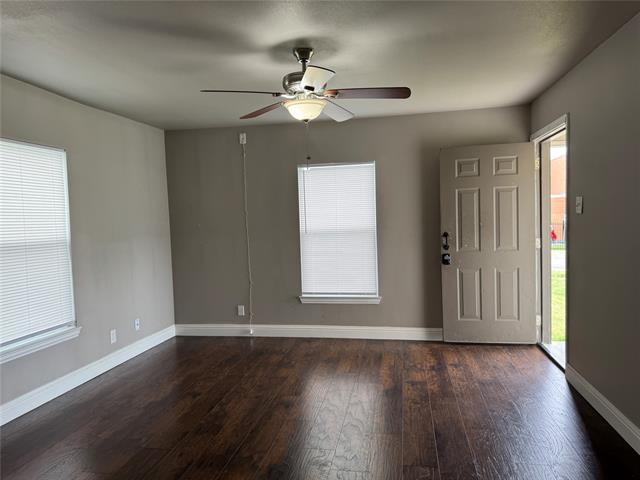 Building Photo - 2016 Deer Path Dr