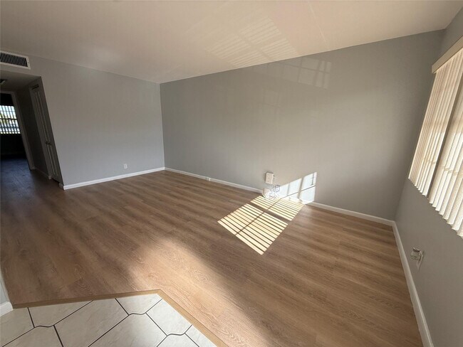 Building Photo - 2017 Newcastle A