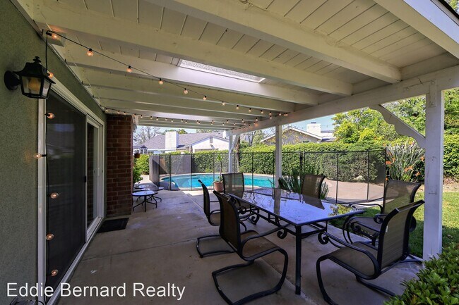 Building Photo - 4 br, 2 bath House - 17135 Tiara St.