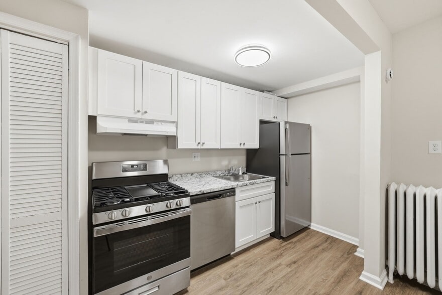 Building Photo - 711 Harvard St NW