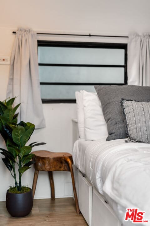 Building Photo - 272 N Topanga Canyon Blvd