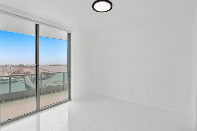 Building Photo - 900 Biscayne Blvd