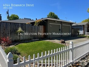 Building Photo - 4044 Bismarck Dr