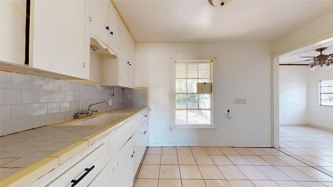 Building Photo - 3826 Landa Ln