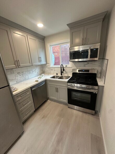 Building Photo - 875 29th St