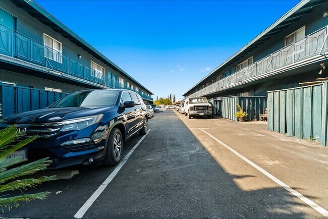 Building Photo - 7733 Laurel Canyon Blvd