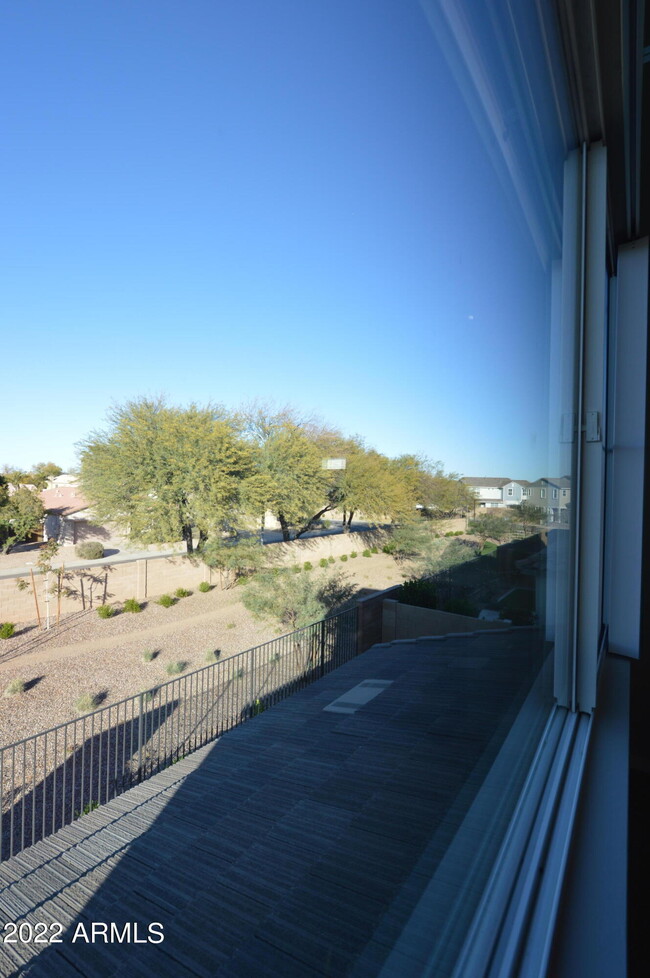 Building Photo - 1326 W Coyote Dr
