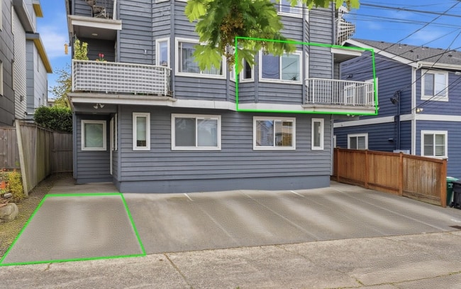 Building Photo - North Admiral 2BR Condo w/ Balcony & View! Won't Last Long!!