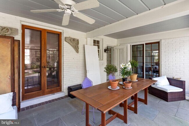 Building Photo - 3743 Upton St NW