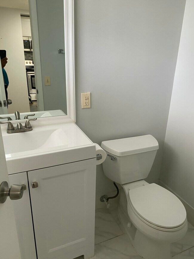 Building Photo - 6890 Royal Palm Blvd