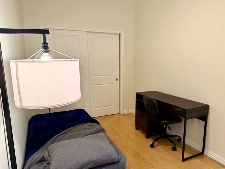 Building Photo - 1200 Main St