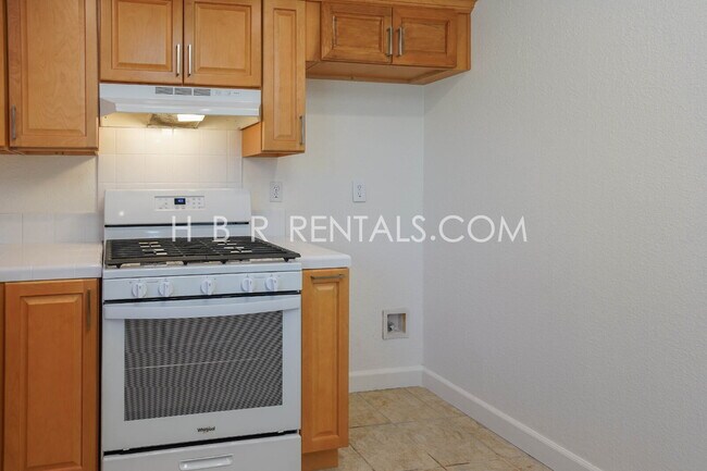 Building Photo - Charming 3-Bed, 2.5-Bath Home in One of Tr...