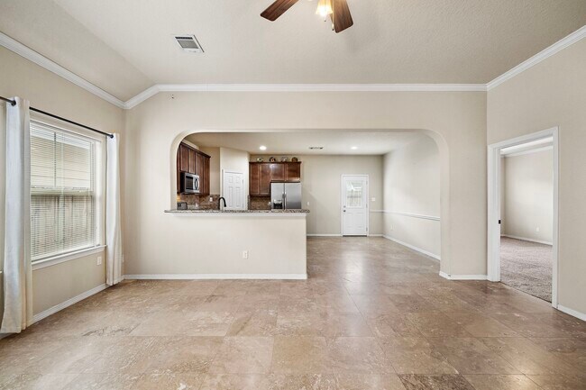 Building Photo - 18319 Hillingdon Ln