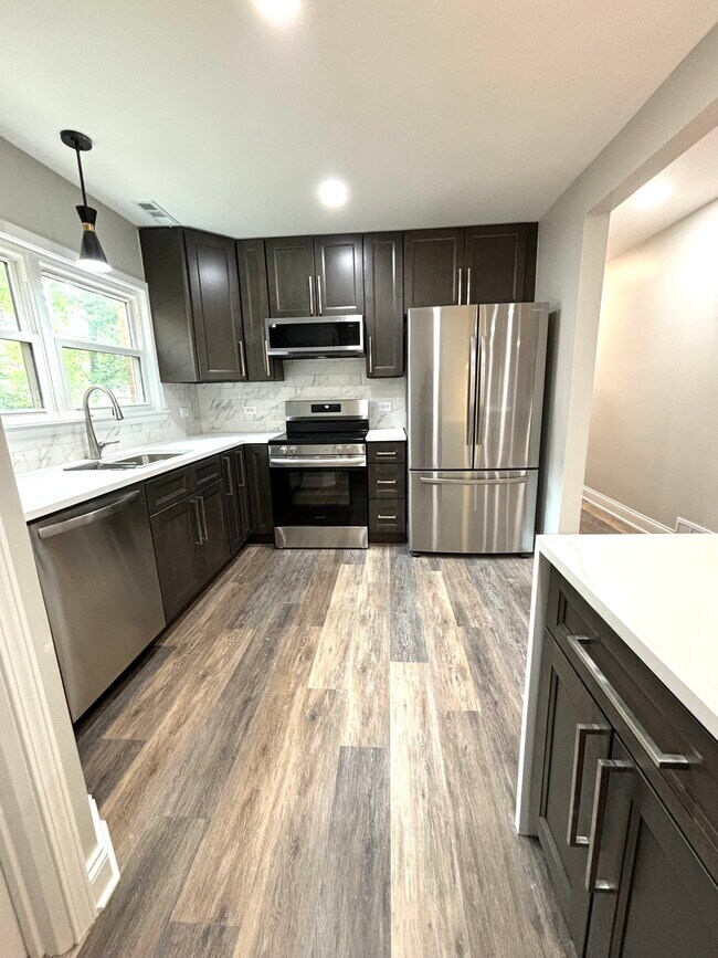 Morden Kitchen - 506 Forest Ave