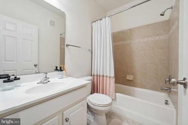 Building Photo - 5722 Callcott Way