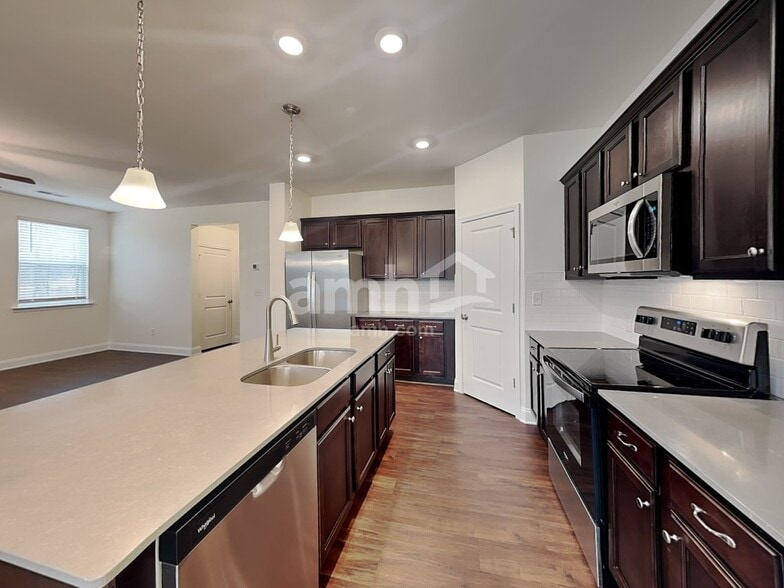 Building Photo - 106 Cairo Ct