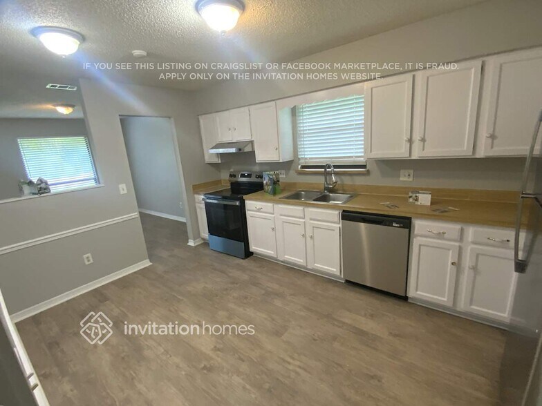 Building Photo - 8404 Boysenberry Ln W