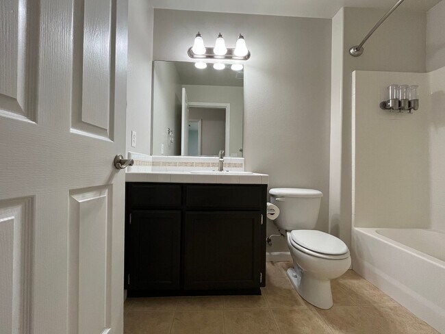 Building Photo - Charming 3 bedroom home in Paso Robles
