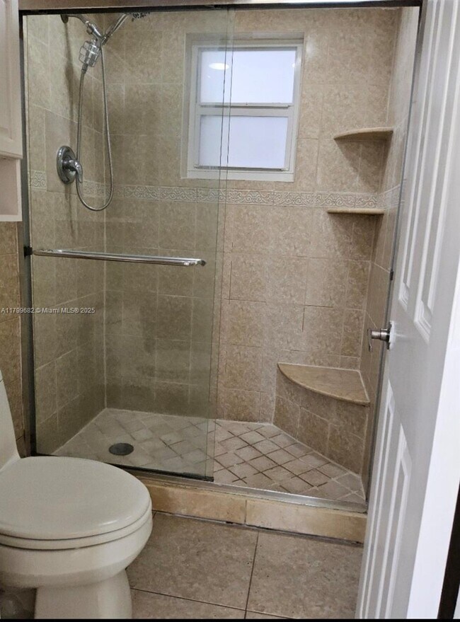 Building Photo - 7480 Miami Lakes Dr