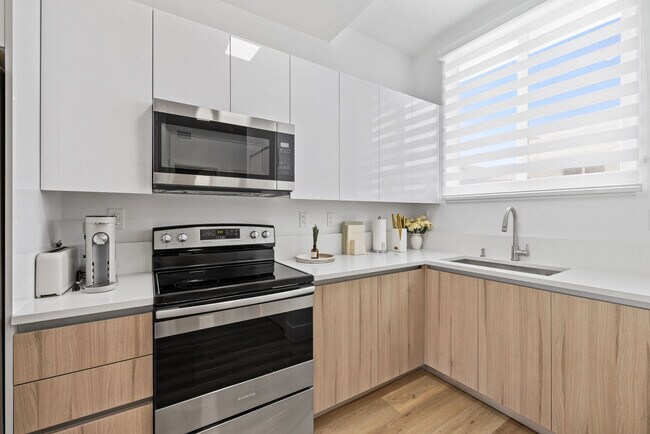 Building Photo - 1542