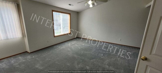 Building Photo - Spacious & Beautiful 4 bd 2.5 ba, 2 Story Battle Ground Home w/ A/C, Fireplace & so much More!