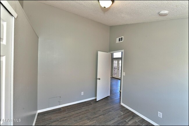 Building Photo - 6023 Bridalveil Dr