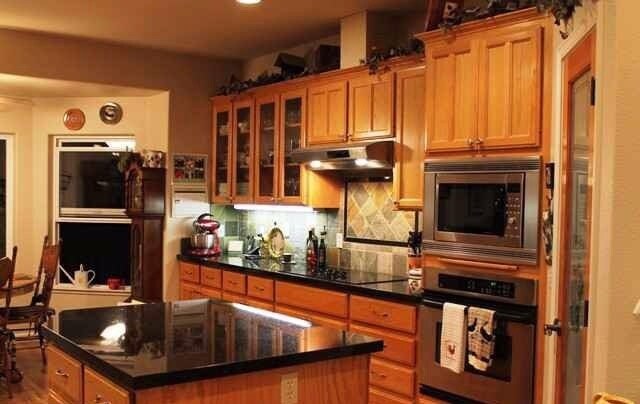 Building Photo - Showings Beginning Next week!!! Gorgeous Semi Custom Apple Valley Home!!