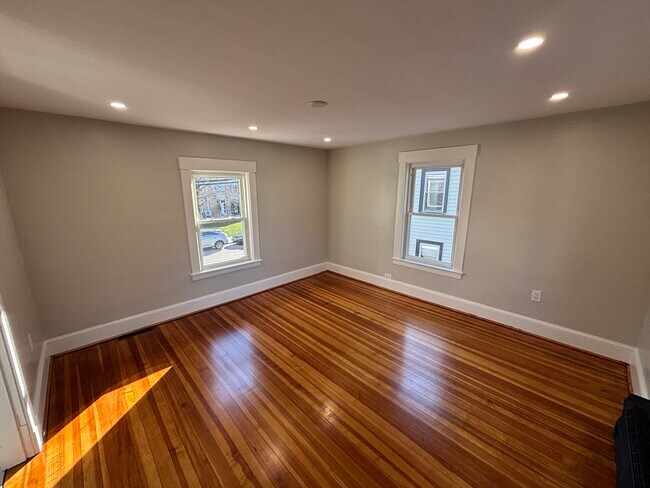 Building Photo - 240 Nahatan St