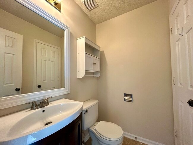 Building Photo - 6817 El Greco Ct