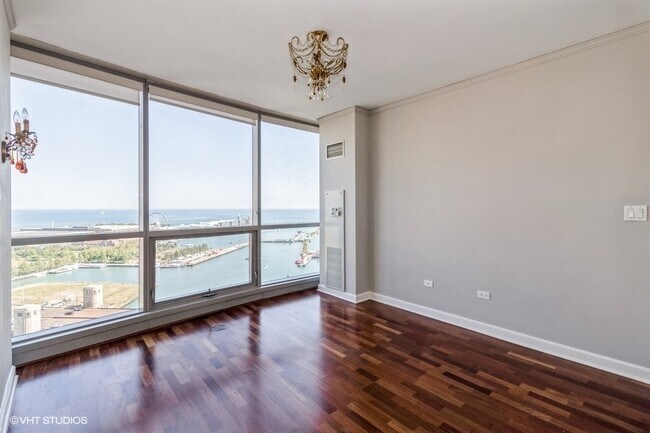 Building Photo - 420 E Waterside Dr
